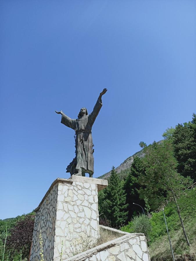 Musica E Poesia Da Battisti Ida Villa Poggio Bustone ภายนอก รูปภาพ