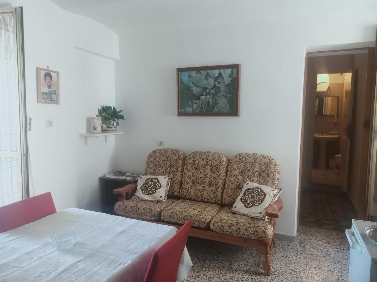 Musica E Poesia Da Battisti Ida Villa Poggio Bustone ภายนอก รูปภาพ